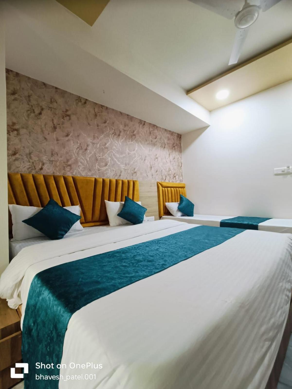 Hotel Alpine Ahmedabad Exterior foto