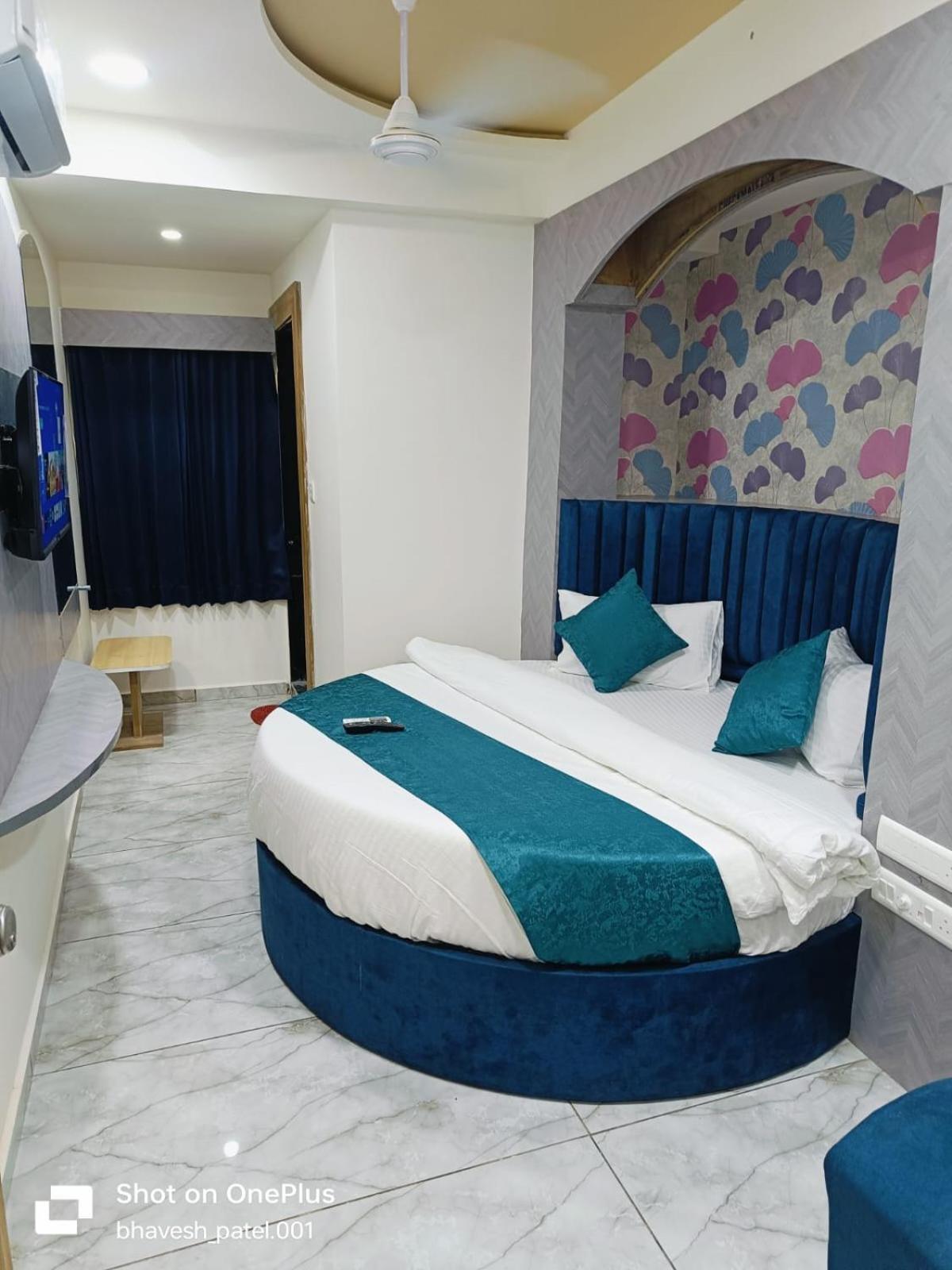Hotel Alpine Ahmedabad Exterior foto