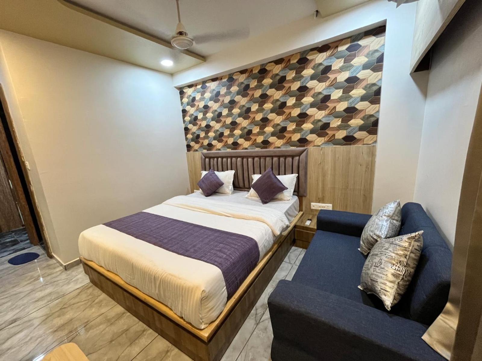 Hotel Alpine Ahmedabad Exterior foto