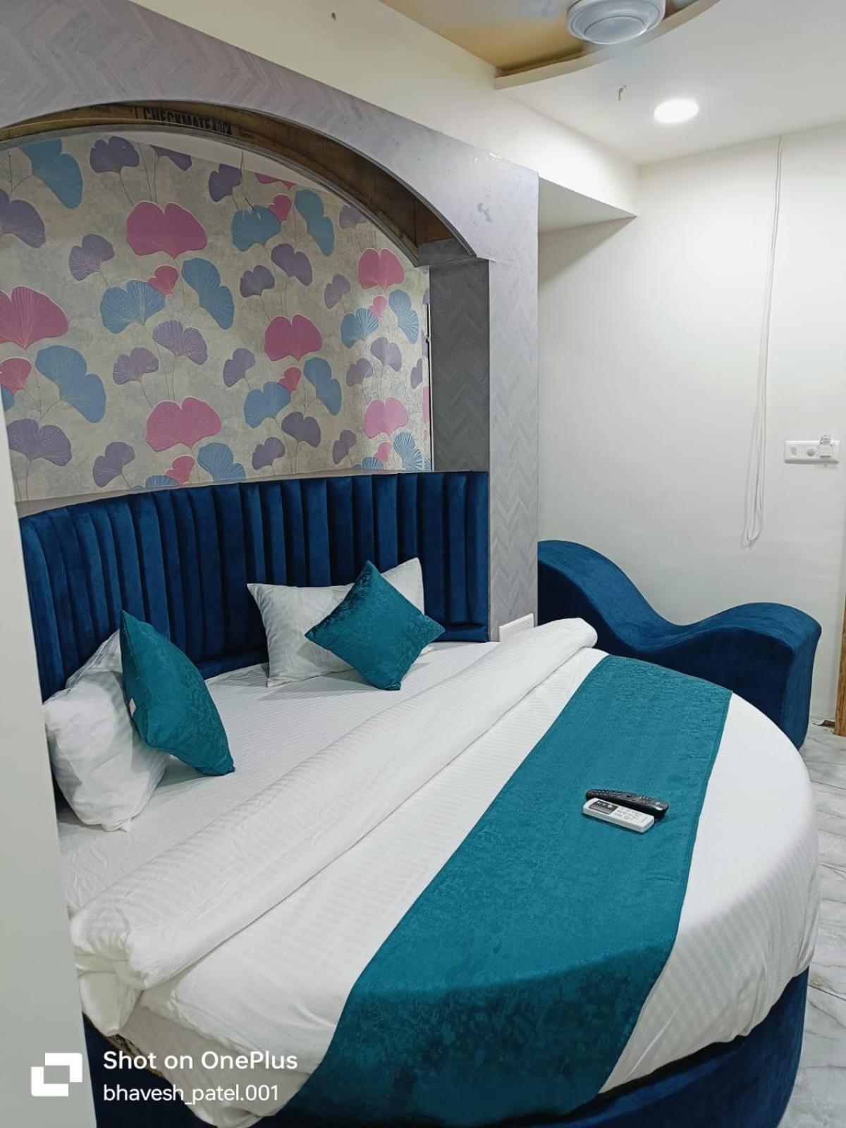 Hotel Alpine Ahmedabad Exterior foto