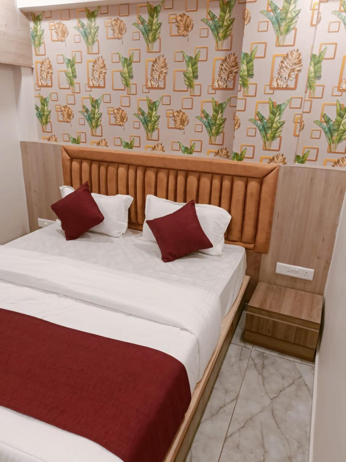 Hotel Alpine Ahmedabad Exterior foto