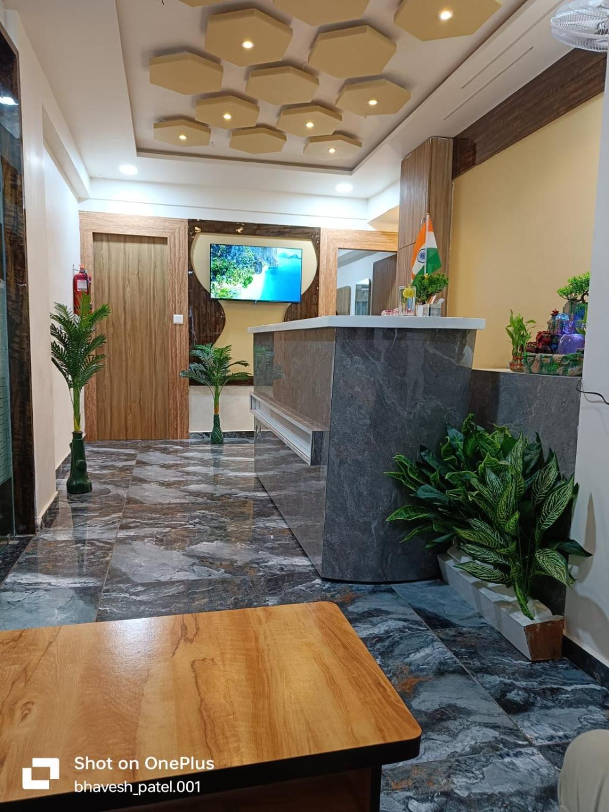 Hotel Alpine Ahmedabad Exterior foto